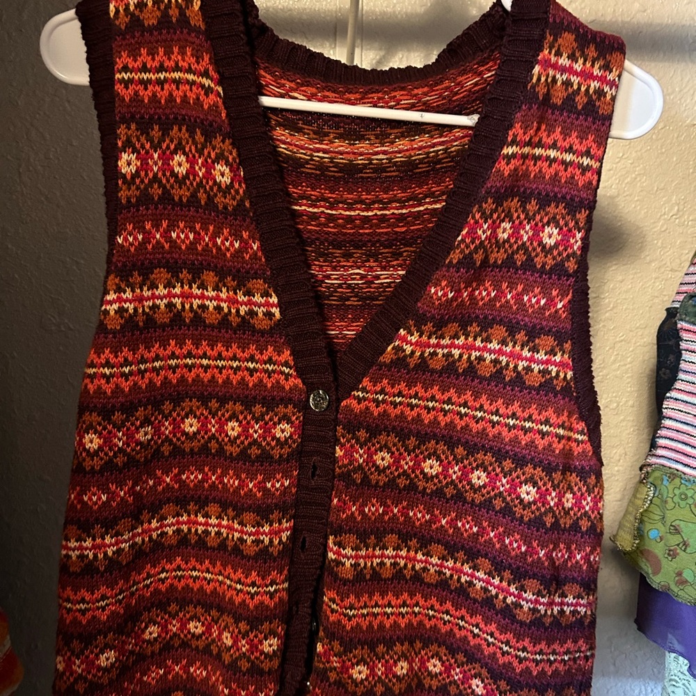Vintage Knit Vest with Geometric Pattern